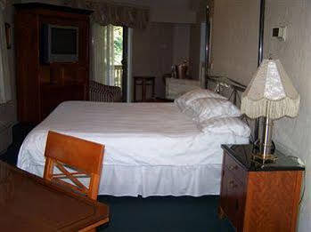 Cedar Park Inn North Stonington Exterior photo